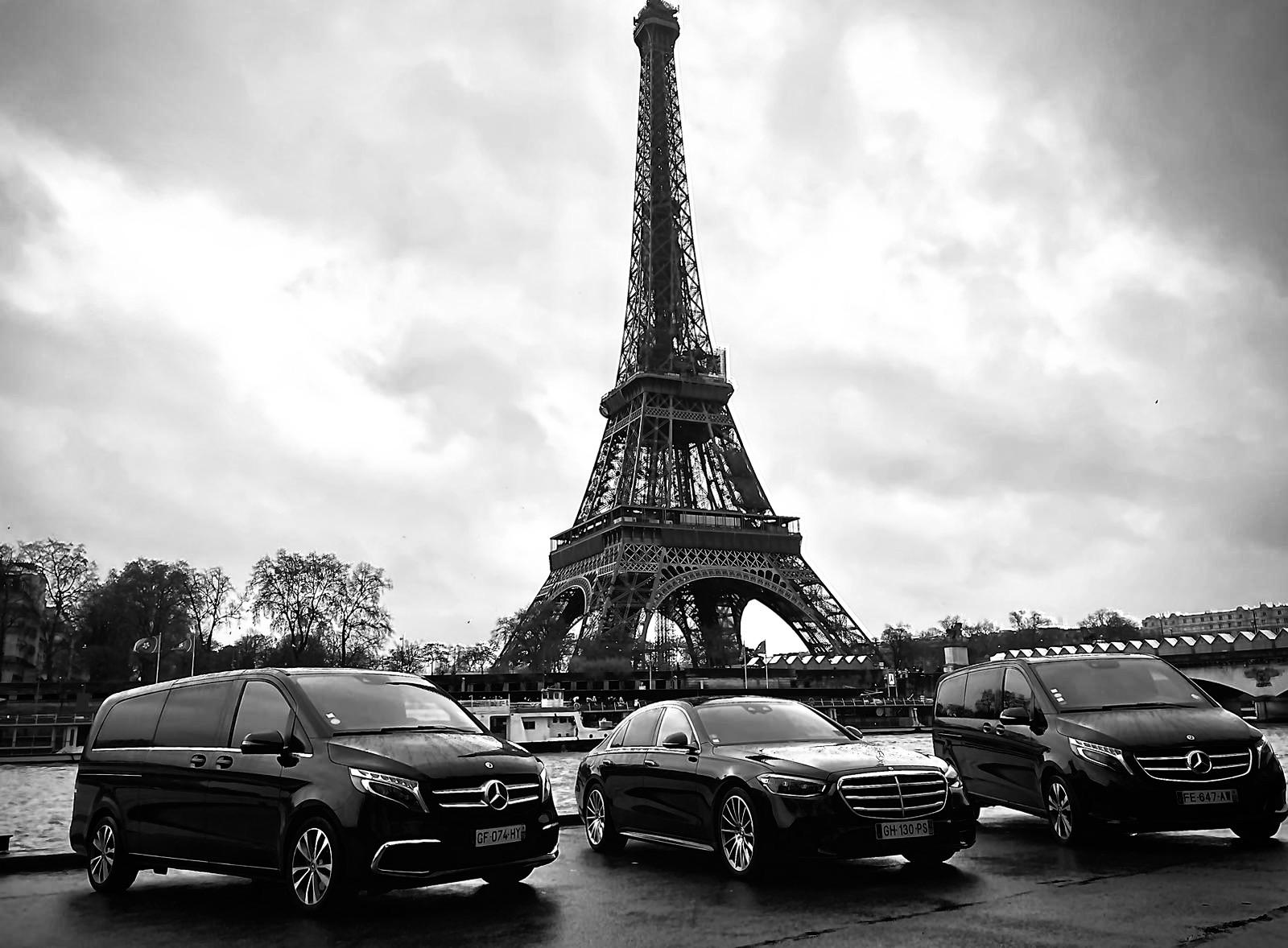 Flotte Mercedes Groupe Metalsa Transports devant la Tour Eiffel à Paris
